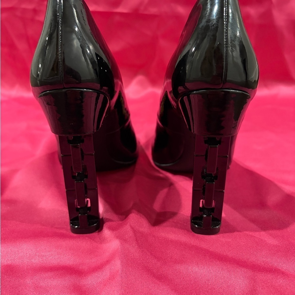 Katy Perry Collections Black Patent Pointed Toe Heels with Sculpted Block Heels - Picture 6 of 8
